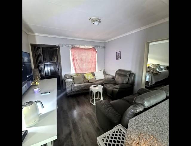 2 BEDROOM APARTMENT FOR SALE IN HONEYPARK